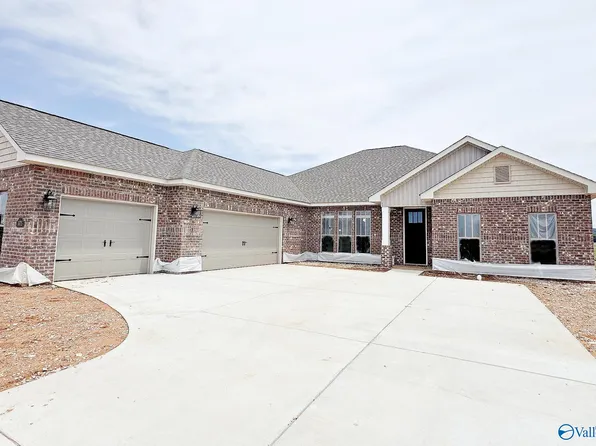 1075 Maplehurst St, Decatur, AL 35603