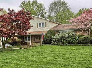 18 Enck Dr, Boiling Springs, PA 17007