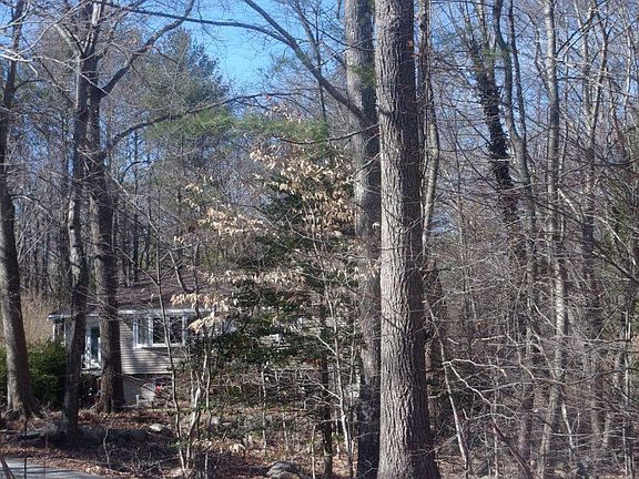 3rd image of 28 Lakeside Ave