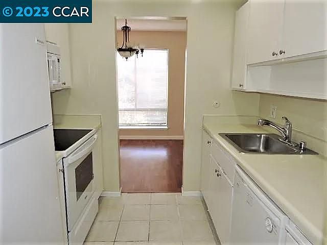 1st image of 420 N Civic Dr APT 405