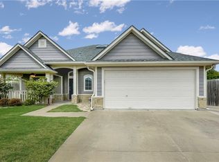 2701 Lynnwood Ct, Bryan, TX 77807