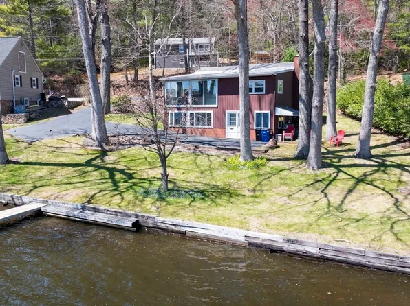 114 Westwood Dr, Sturbridge, MA 01566