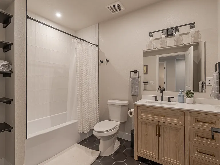 1766 Bounty Dr — Photo 33