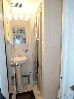 Rented by Anchor Associates | media 20
