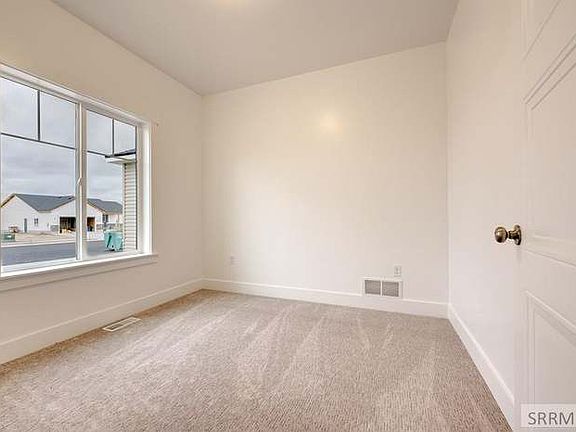 5th image of 3137 Riata Ln