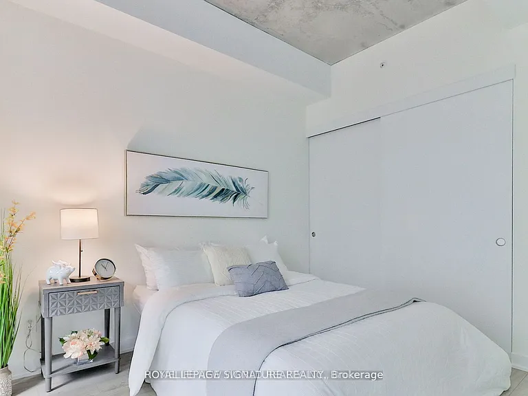 185 Roehampton Ave #219 — Photo 7