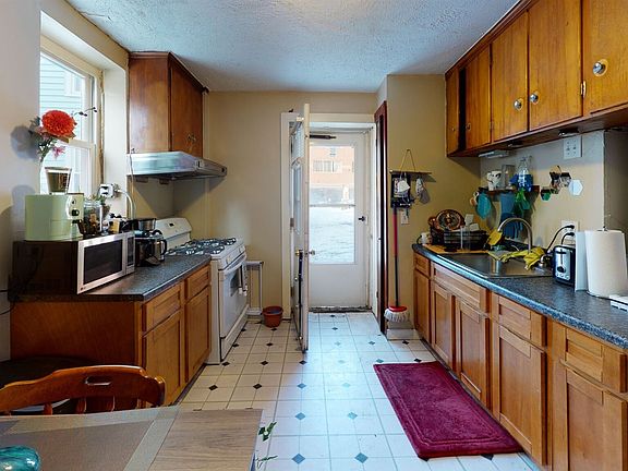 Eat In Kitchen
