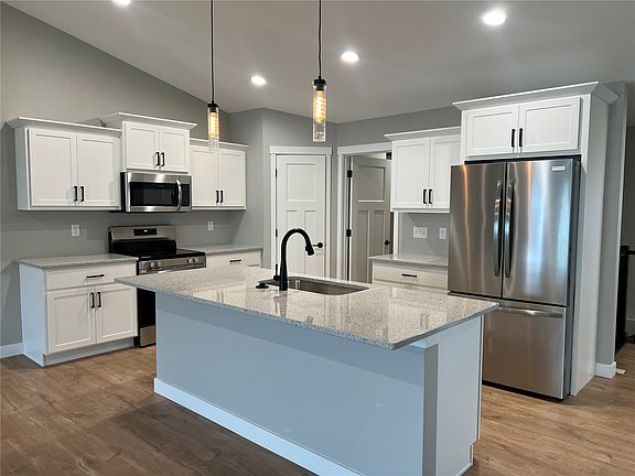 4th image of 57 Kinsey St