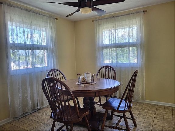 5th image of 915 Lori Ln