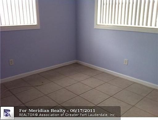 2nd image of 261 NE 40th Ct