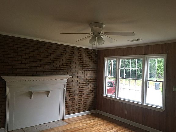 Living room. Fireplace works