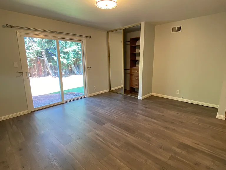 370 Colville Dr — Photo 25