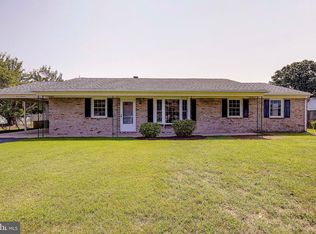 318 Overlook Dr, Prince Frederick, MD 20678