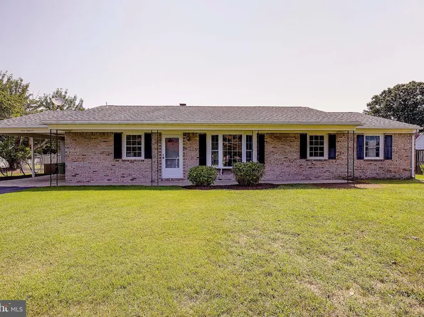 318 Overlook Dr, Prince Frederick, MD 20678