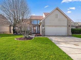 7854 Greene Farm Dr, Ypsilanti, MI 48197