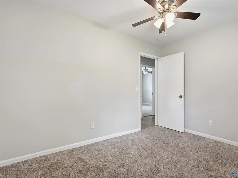102 Greenwood Cir — Photo 15
