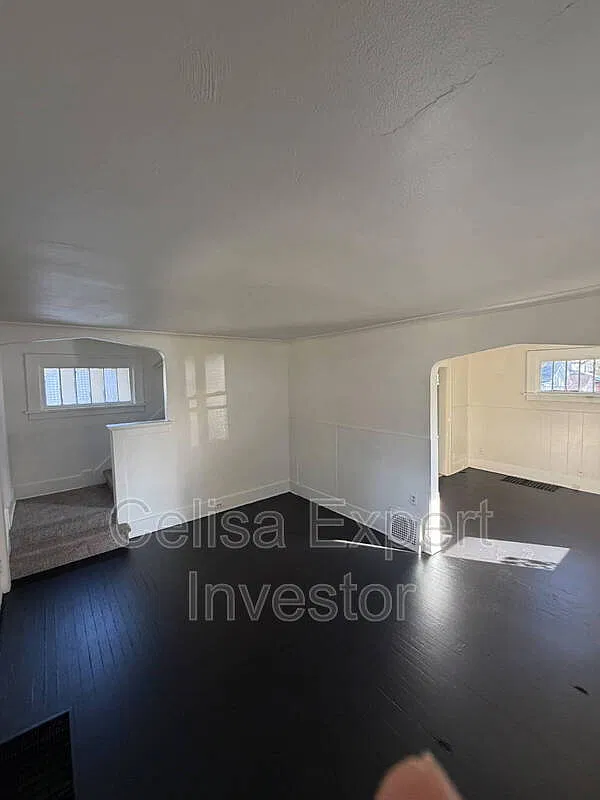 2 bed, 1.0 bath, 960 sqft, $1,075 — Photo 2