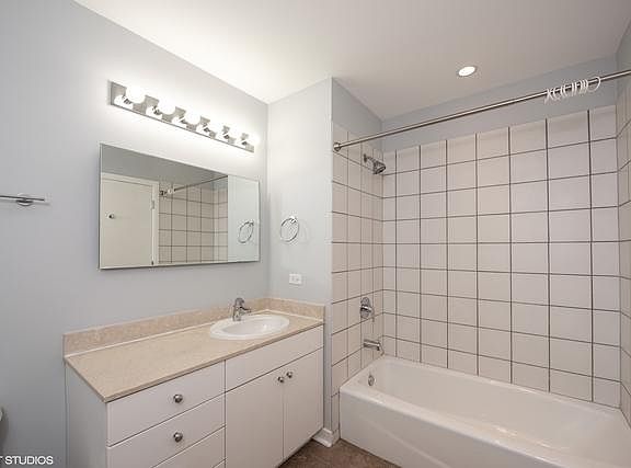 5th image of 8 Randolph St Unit 1607