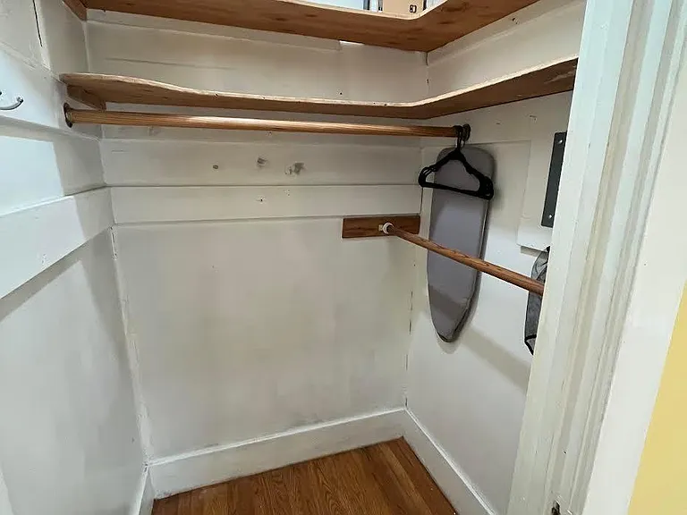 closet in bedroom for rent