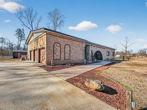 5th image of 323 Long Horn Rd