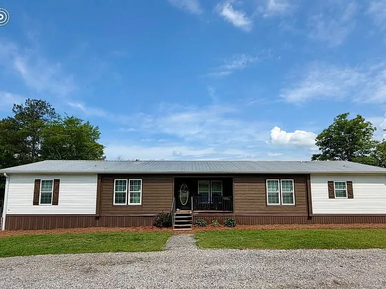 4376 Lee Road 391 — Photo 1