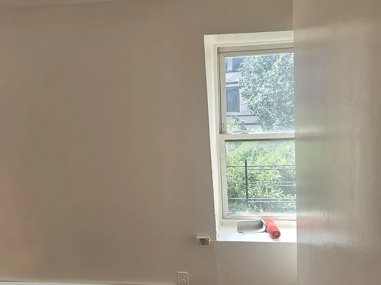 509 Hancock St #3R — Photo 2