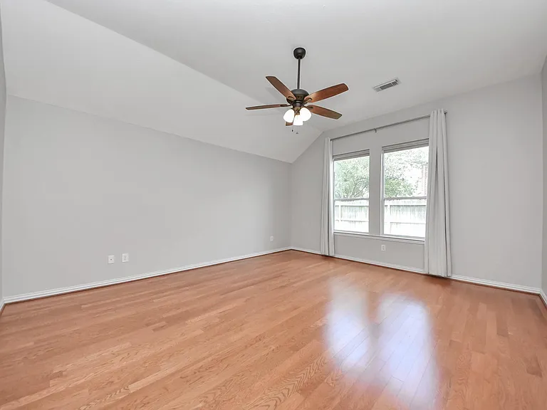 18403 Sierra Falls Ct — Photo 12