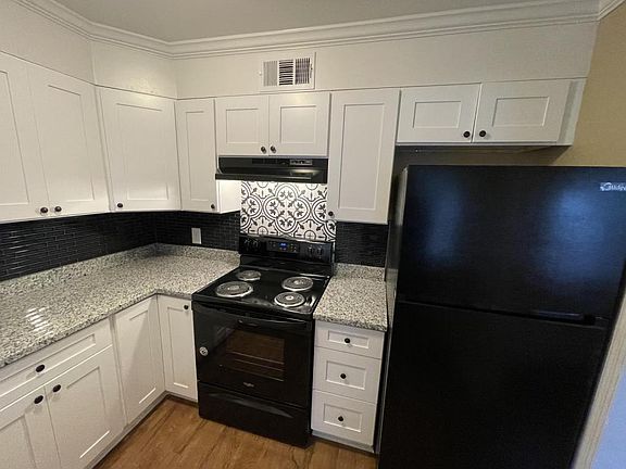 2nd image of 3471 Vineville Ave APT C