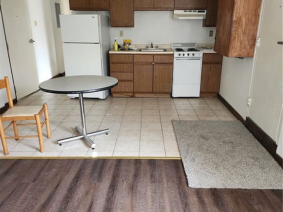 2nd image of 1320 Kelton Ave Floor 1