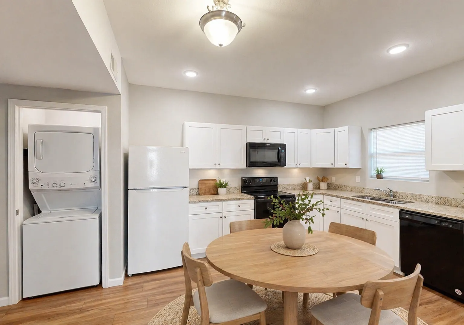 2 Bed/2 Bath Condo in Pigeon Forge, TN Available Now! — Photo 2