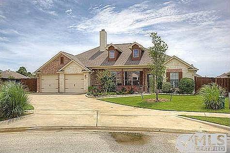 2nd image of 905 Glenview Cir