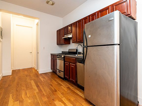 5th image of 255 Jefferson St #2B