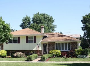414 E Pleasant Ln, Lombard, IL 60148