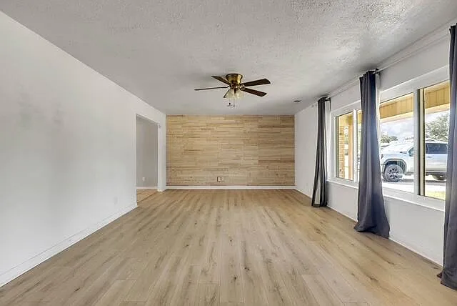 3 bed, 2.5 bath, 2757 sqft, $3,100 — Photo 3