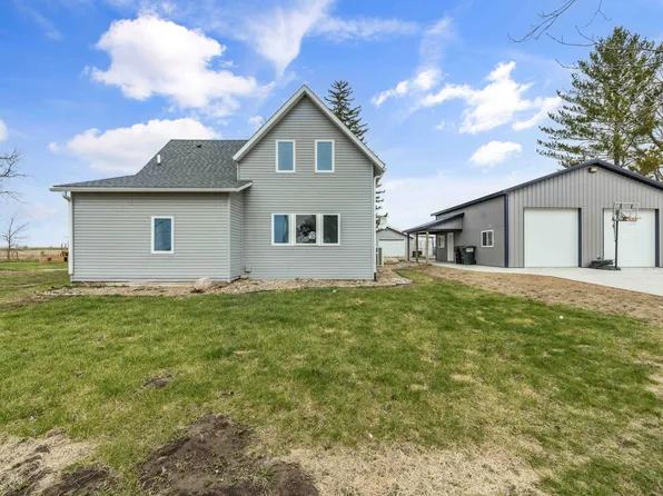 1721 158th St, Earlham, IA 50072