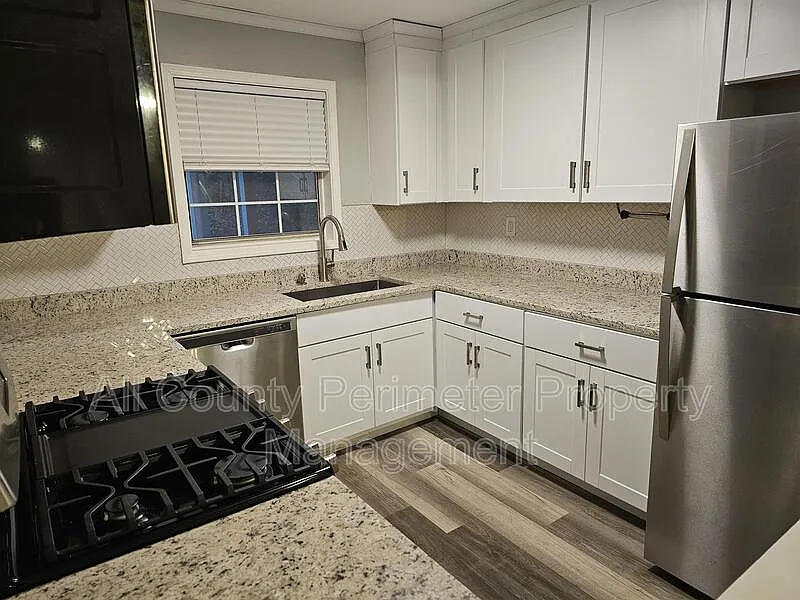 2 bed, 1.0 bath, 1126 sqft, $1,490 — Photo 2