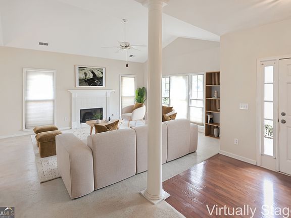 3rd image of 2813 Colleton Dr