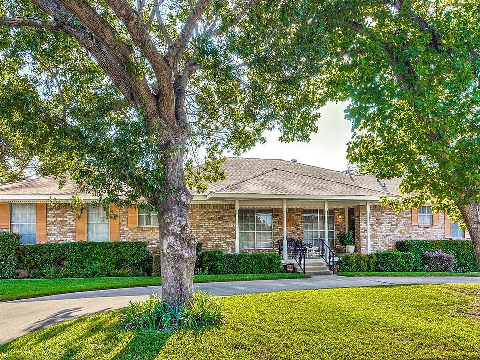 1st image of 8368 Lullwater Dr