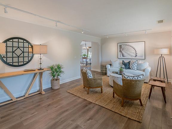 5th image of 3064 Lucinda Ln