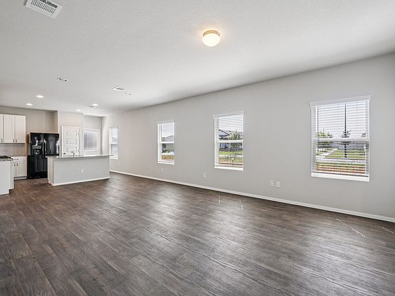 4th image of 107 Honeybee Ln
