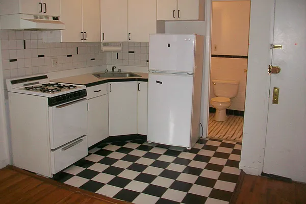 Rented by Keller Williams NYC | media 17