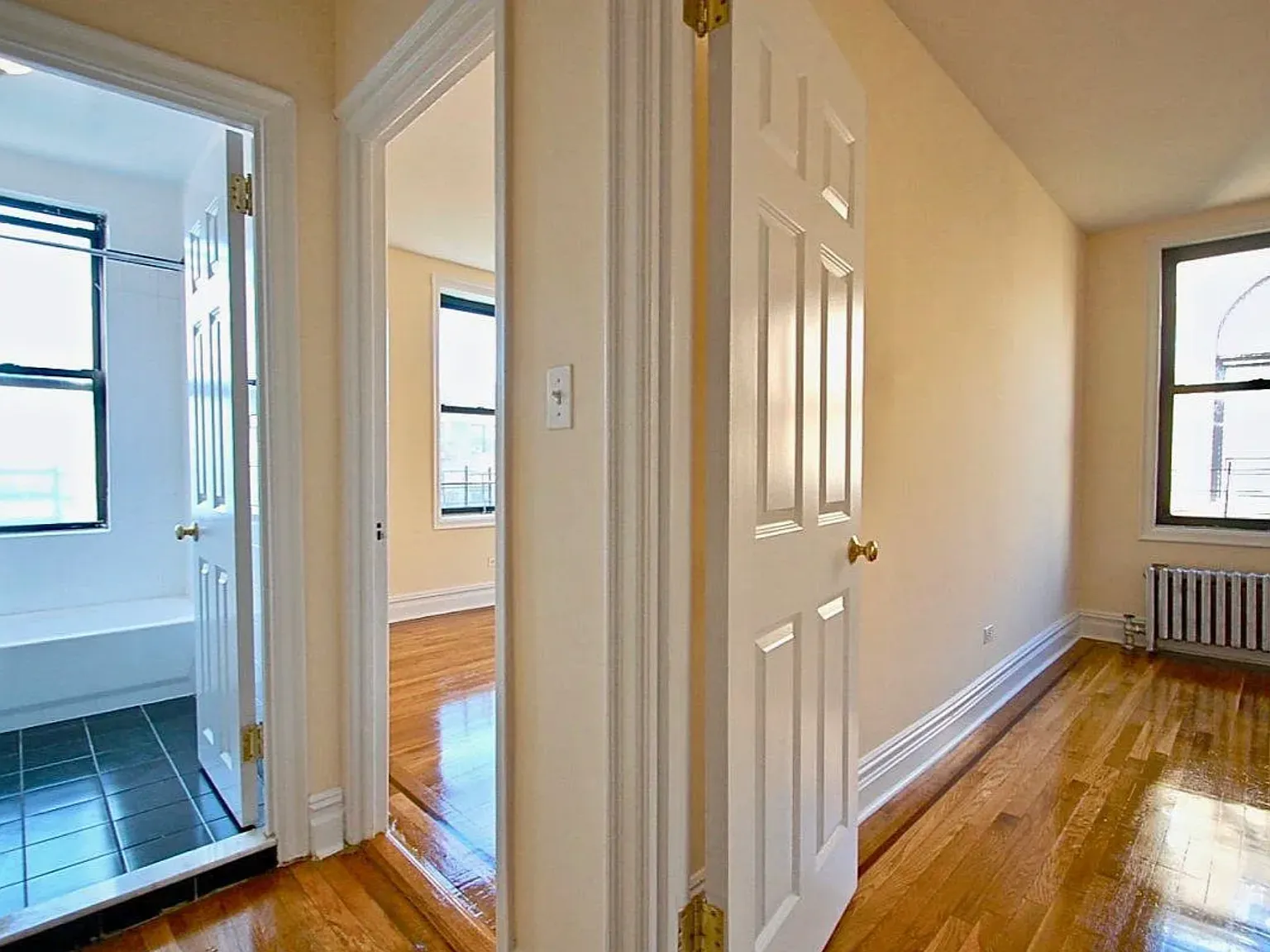 66 Saint Nicholas Place — Photo 3