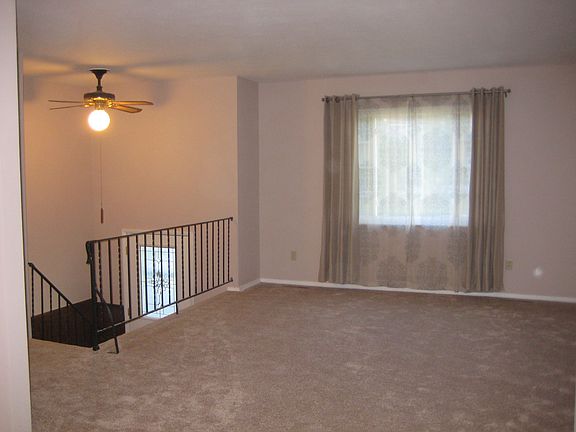 4th image of 1939 Thorpe Cir