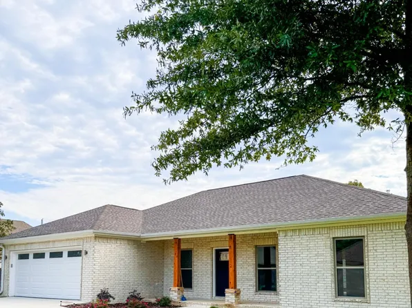 100 Lenford Dr, Bono, AR 72416
