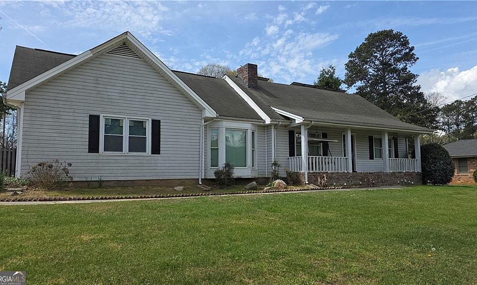 1st image of 3033 Skyland Dr