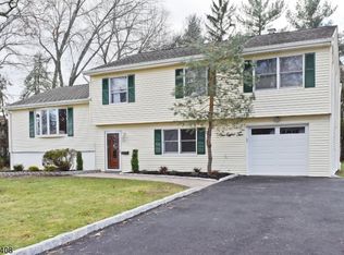 182 Fieldcrest Rd, Parsippany, NJ 07054