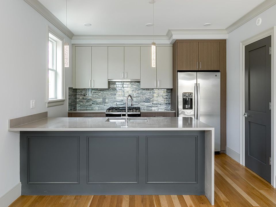 1st image of 142 Willard St #1