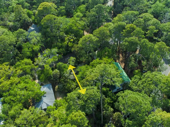 4 Fiddlers Cove Dr, Saint Helena Island, SC 29920
