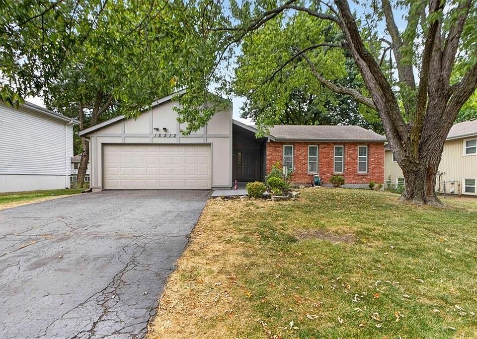 1st image of 15212 W 152nd Cir