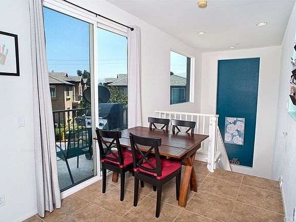 3rd image of 27941 Avalon Dr #14